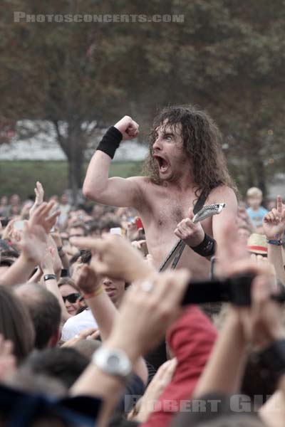 AIRBOURNE - 2014-08-24 - SAINT CLOUD - Domaine National - Grande Scene - 